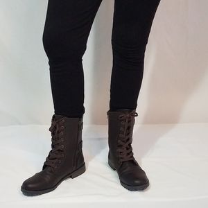 Woman's fashion boots